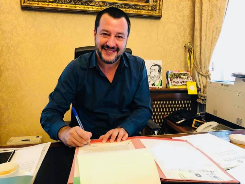 Salvini: “Mandare la Fiorentina a giocare a Campi mi sembra una scelta bizzarra”