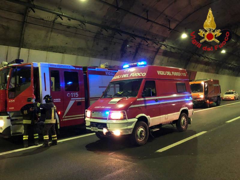 Incidente in autostrada: muore a 25 anni