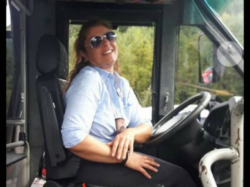 Romina, la prima donna a guidare l’autobus in Vallata
