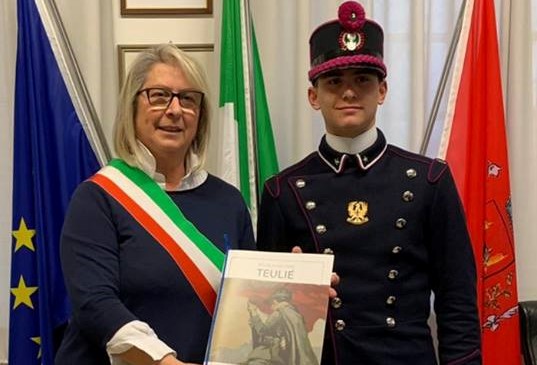 Un cadetto militare a Monteriggioni FOTO