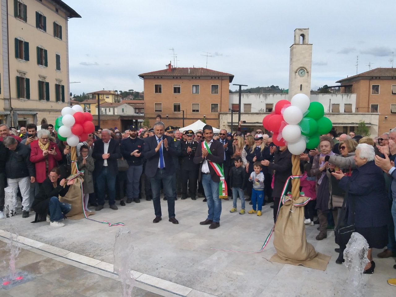 Piazza Mazzini Poggibonsi: l’inaugurazione VIDEO