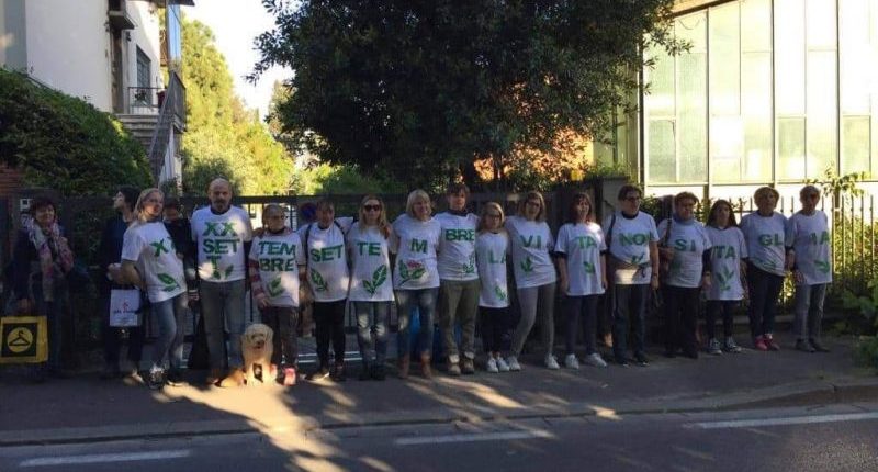 Taglio degli alberi in Viale XX Settembre: un flash mob per protestare