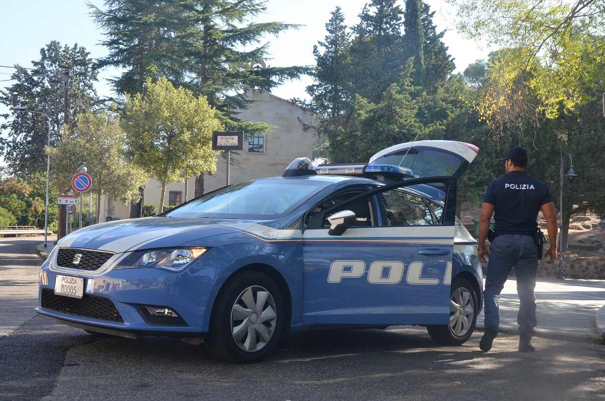 Prato, tentato omicidio in un appartamento, arrestato un uomo