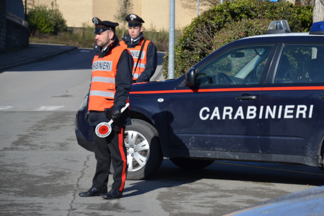 Furto in una ditta: denunciate tre persone