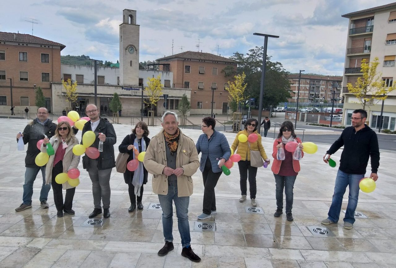 Flash mob in piazza Mazzini organizzato dalla lista “Insieme” VIDEO