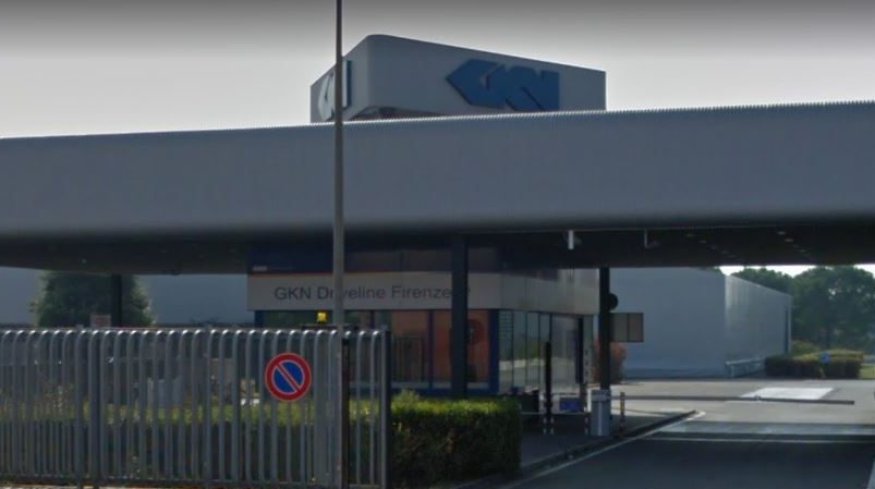 Gkn: dipendenti davanti ai cancelli per dire: “Giù le mani dai posti di lavoro”