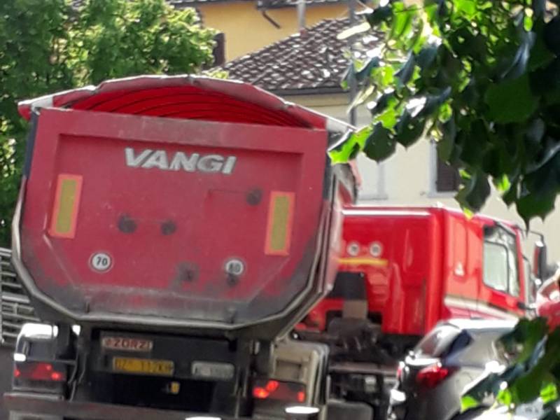 Strada bloccata a Calenzano per colpa di un camion