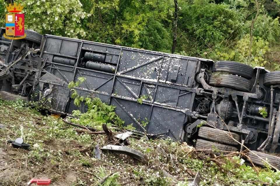 Incidente pullman Siena-Firenze: arrestato l’autista VIDEO