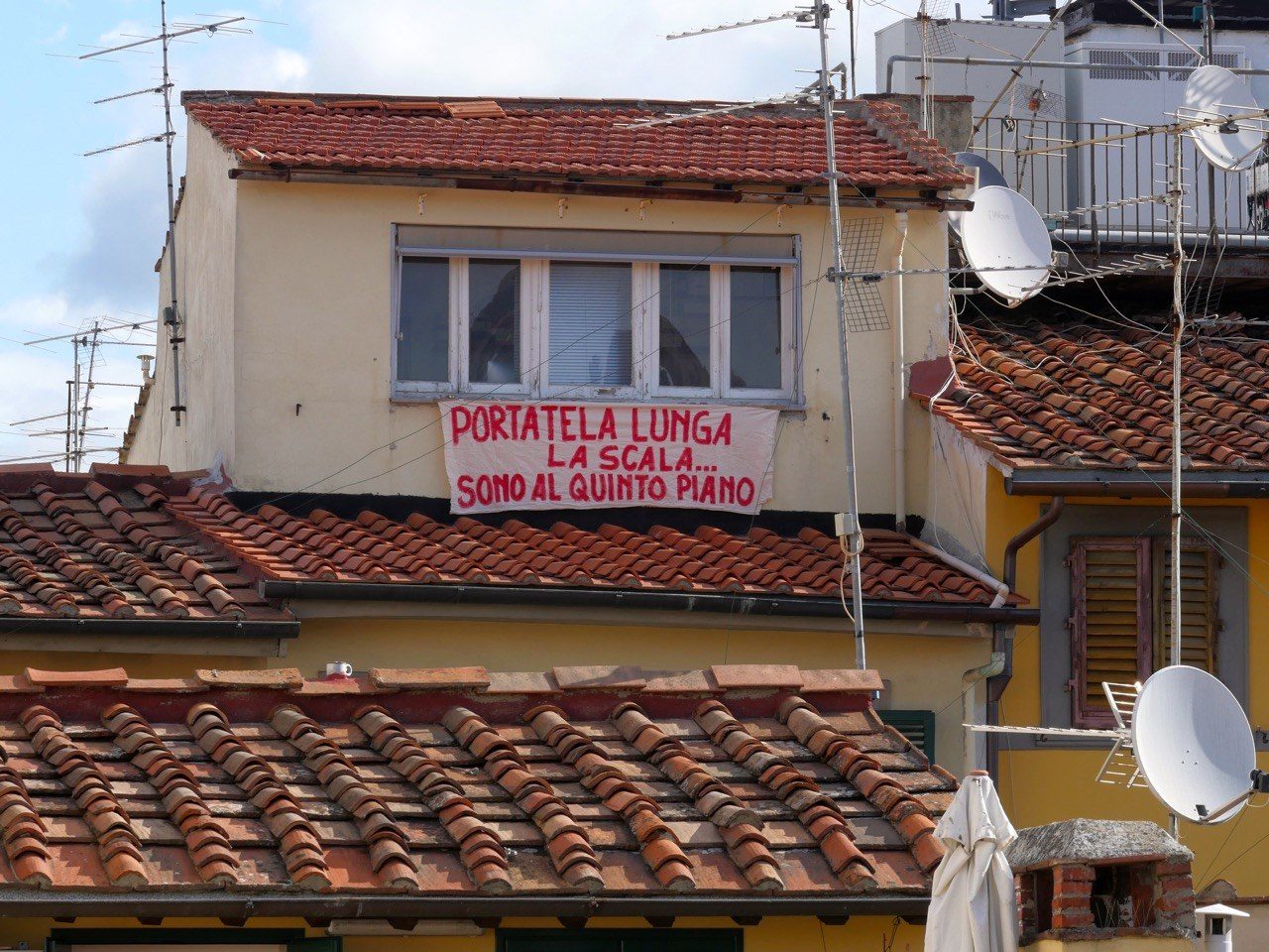 Striscione Salvini a Firenze, sfottò al ministro