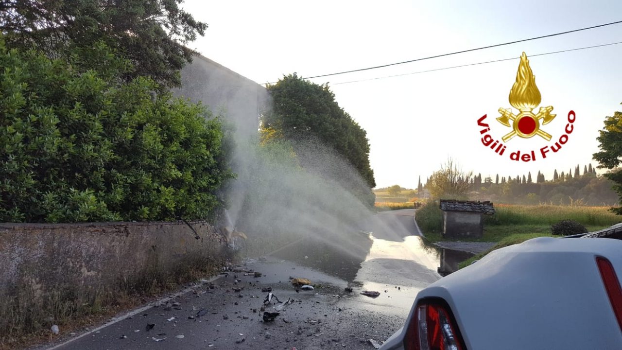 Incidente di notte a Comeana: tranciato un tubo del metano, evacuate quattro persone
