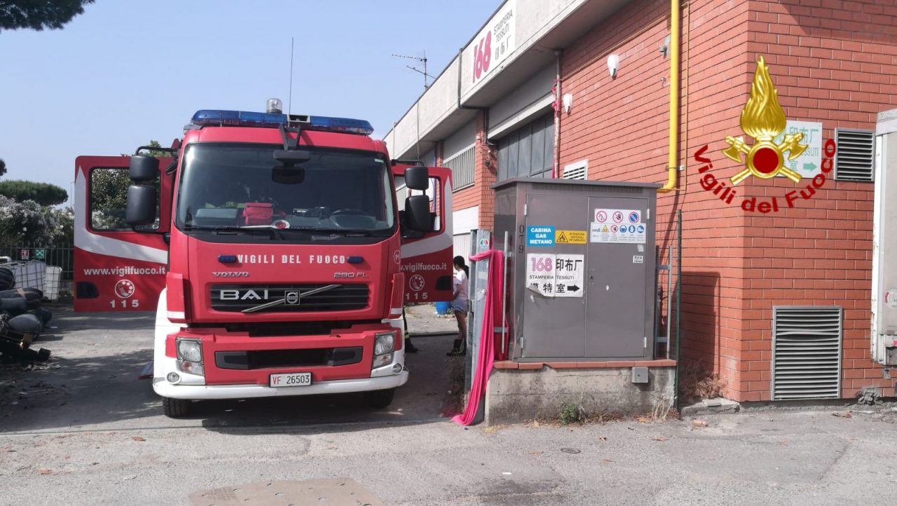 Incendio divampa in un’azienda di Prato