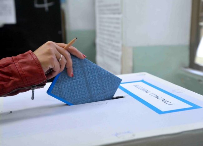 Ballottaggi, Arezzo e Viareggio al voto: leggero calo dell’affluenza