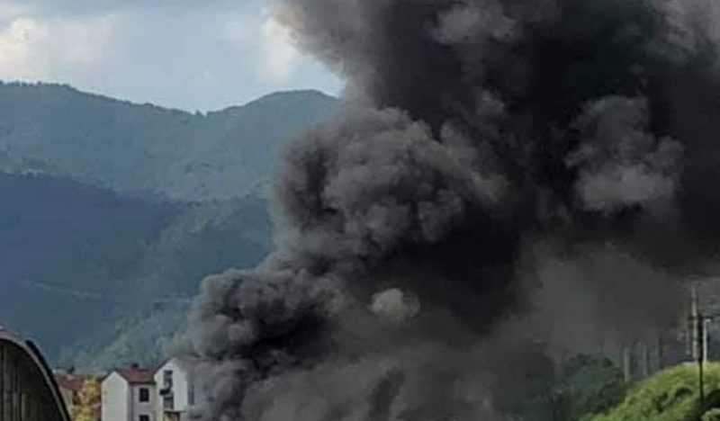 Incendio nella zona industriale di Vaiano