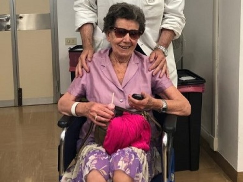 Caldo: a 93 anni si presenta in pronto soccorso con il kit anti afa