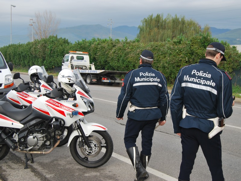 Trasporto illegale di rifiuti pericolosi fermati due autocarri non autorizzati