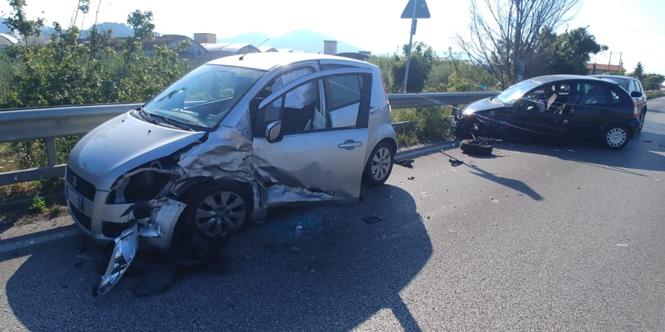 Scontro frontale sulla via Berlinguer