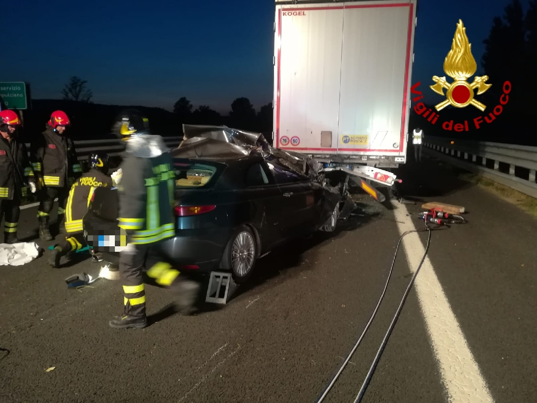 Incidente in A1, deceduto il conducente dell’auto
