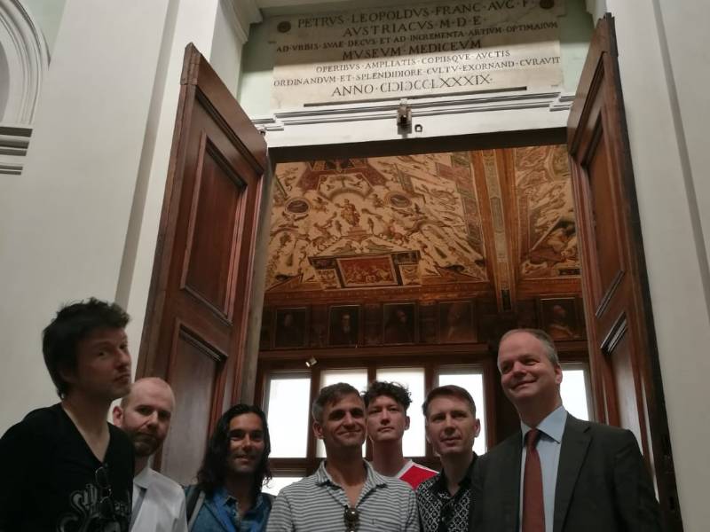 Rockstar invadono la Gallria degli Uffizi