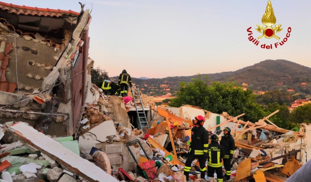 Crolla una palazzina all’Isola d’Elba: cinque persone coinvolte