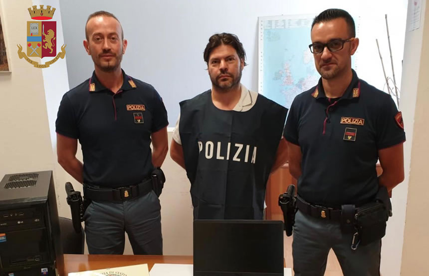 Filmava parti intime di bambine al centro commerciale FOTO