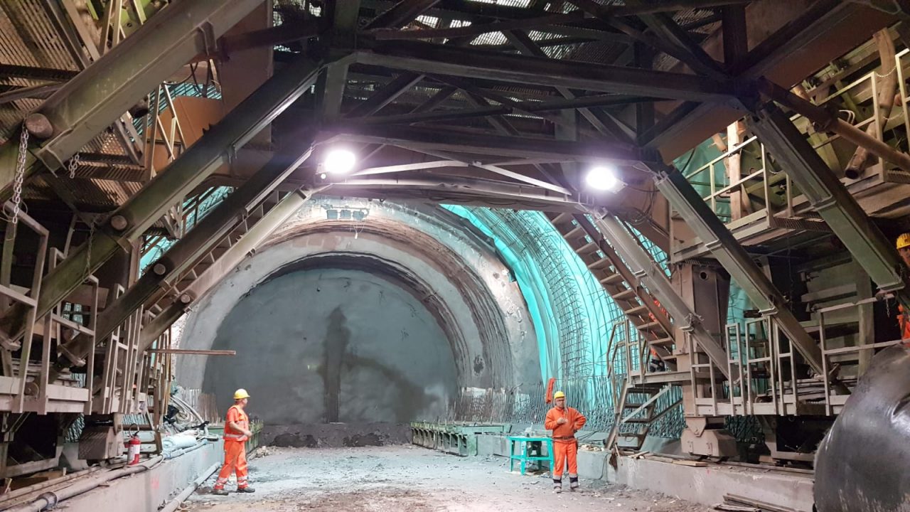 Lavori fermi nel tunnel del Serravalle da quattro mesi: ecco perché