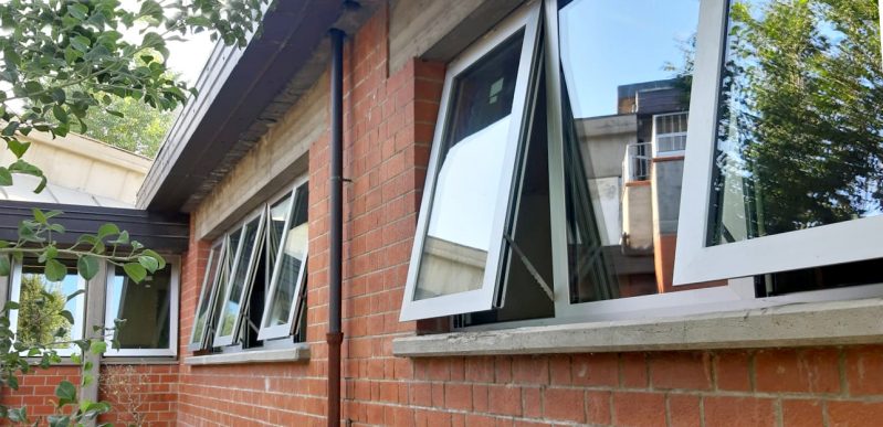 Scuola di Vignole, terminato l’intervento sugli infissi