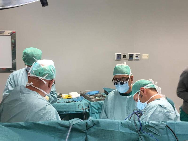 Artrosi: arrivano le protesi in titanio