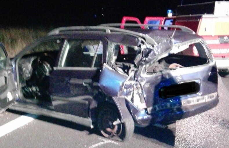 Rimane incastrato nell’auto dopo un incidente