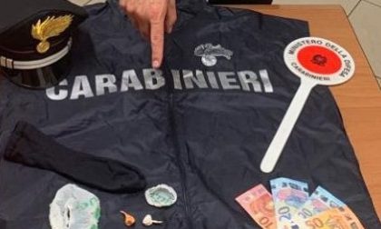 Spaccia nel parcheggio a Quarrata: arrestato da carabiniere di Montemurlo fuori servizio
