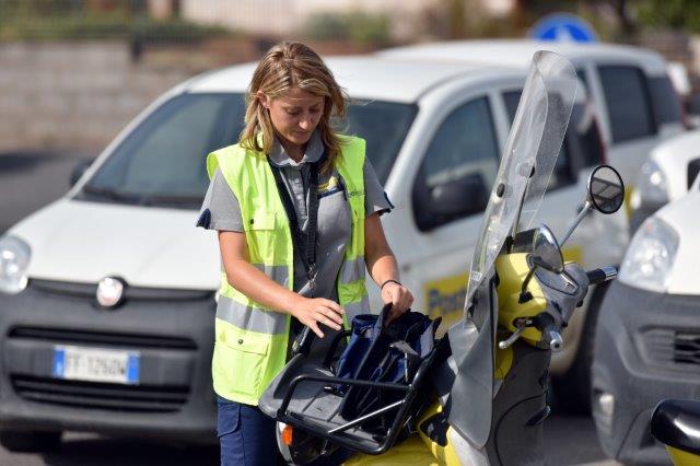 Cambio d’abito per i portalettere della provincia di Firenze