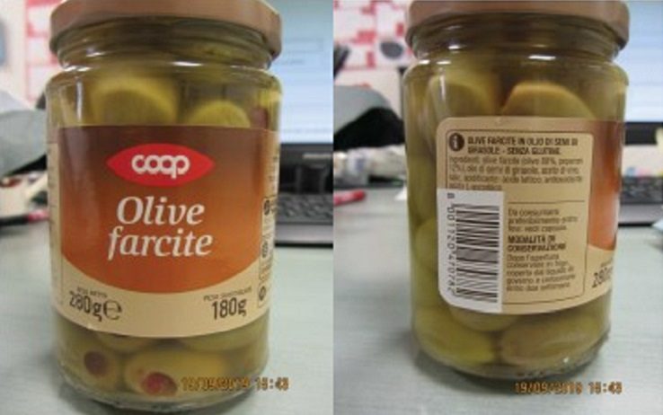 Solfiti non dichiarati in etichetta, richiamo per olive farcite della Coop