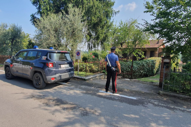 Omicidio nella notte, 84enne picchiata a morte: il figlio ha confessato
