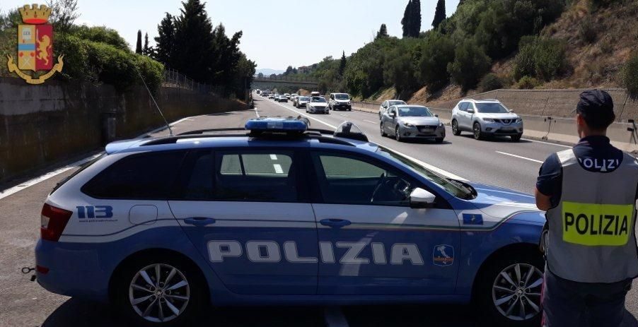 Manda un connazionale al quiz per la patente: denunciato senegalese