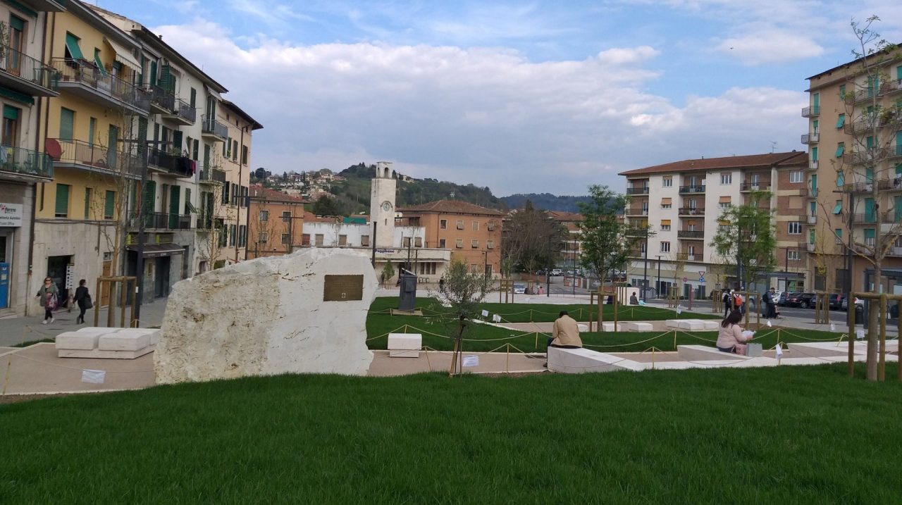 Parcheggi in centro a Poggibonsi: nuovo assetto dell’area vicino alla stazione