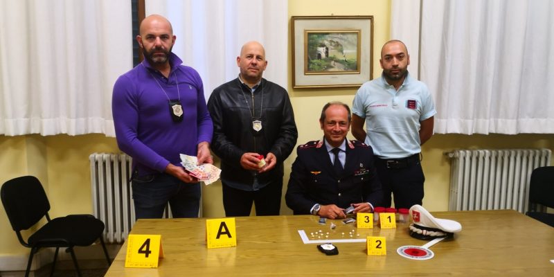 Faceva il corriere della droga in treno: arrestato 26enne nigeriano a Montecatini