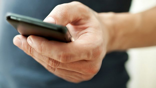 Si fingeva donna per ottenere foto hot da uomini e ricattarli, 19enne rintracciato a Pontedera