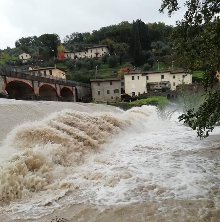 Maltempo, aggiornamento e situazione degli allagamenti: ormai passata la piena dell’Arno a Firenze