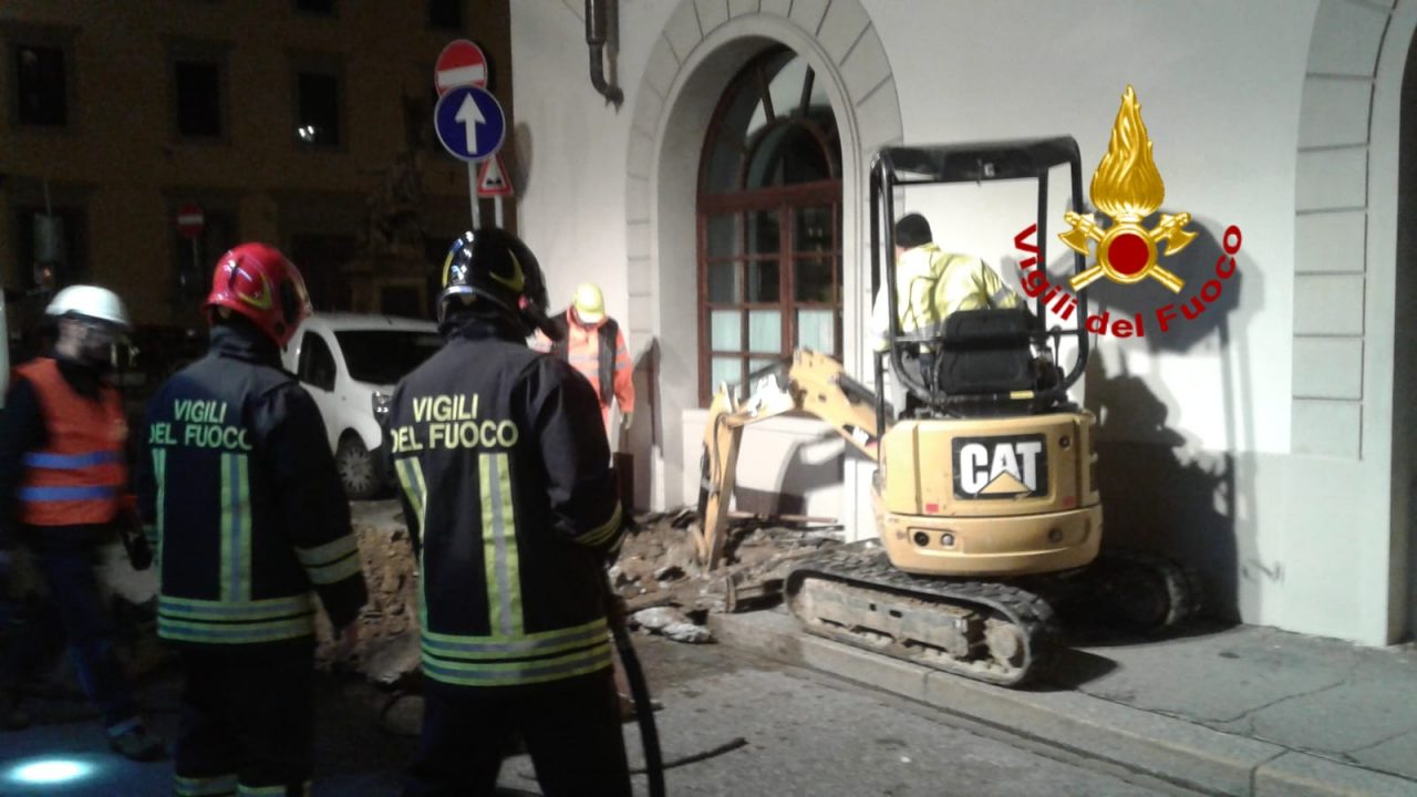 Fuga di gas su lungarno Diaz a Firenze: chiuso momentanemente