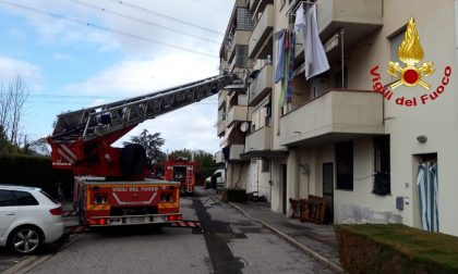 Fiamme in appartamento a Seano: vigili del fuoco intervenuti in fretta