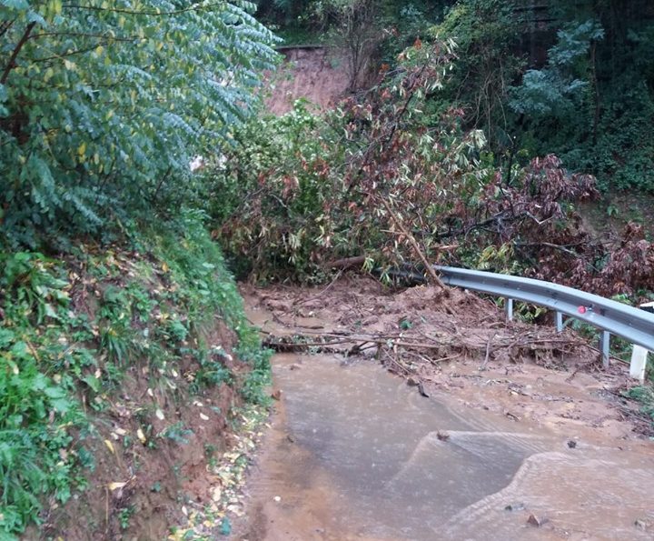 Maltempo, piogge record e frane in Versilia, Lunigiana, lucchese e montagna pistoiese