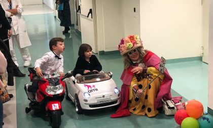 Bambini in Microcar verso la sala operatoria da oggi all'ospedale di Prato
