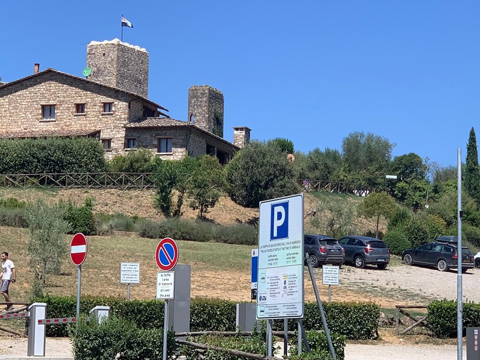 Parcheggi Monteriggioni: nuova card per i residenti