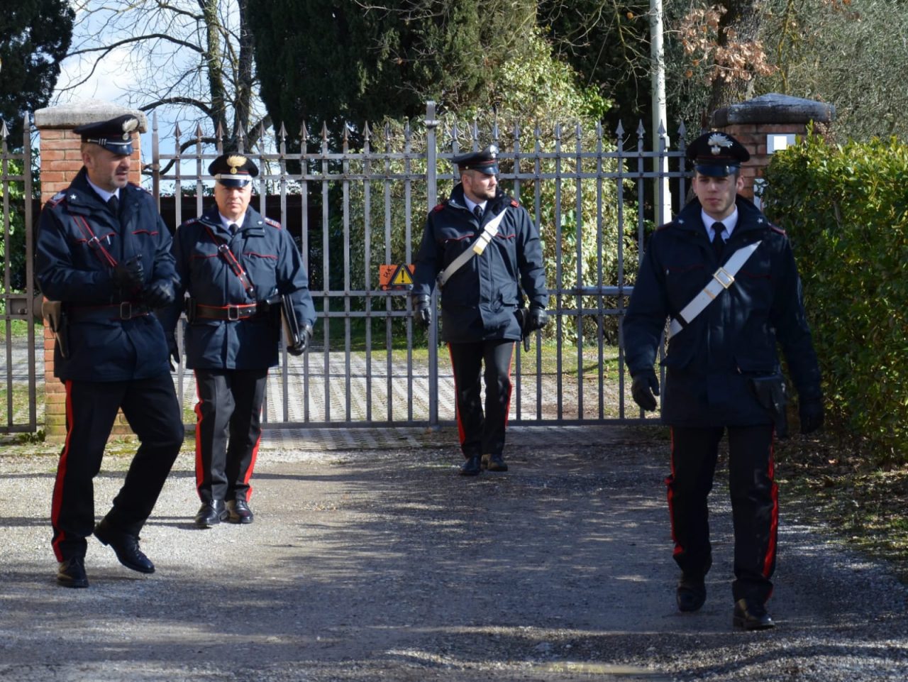 Minacciava i genitori lasciandoli anche senza luce e gas in casa: arrestato 47enne