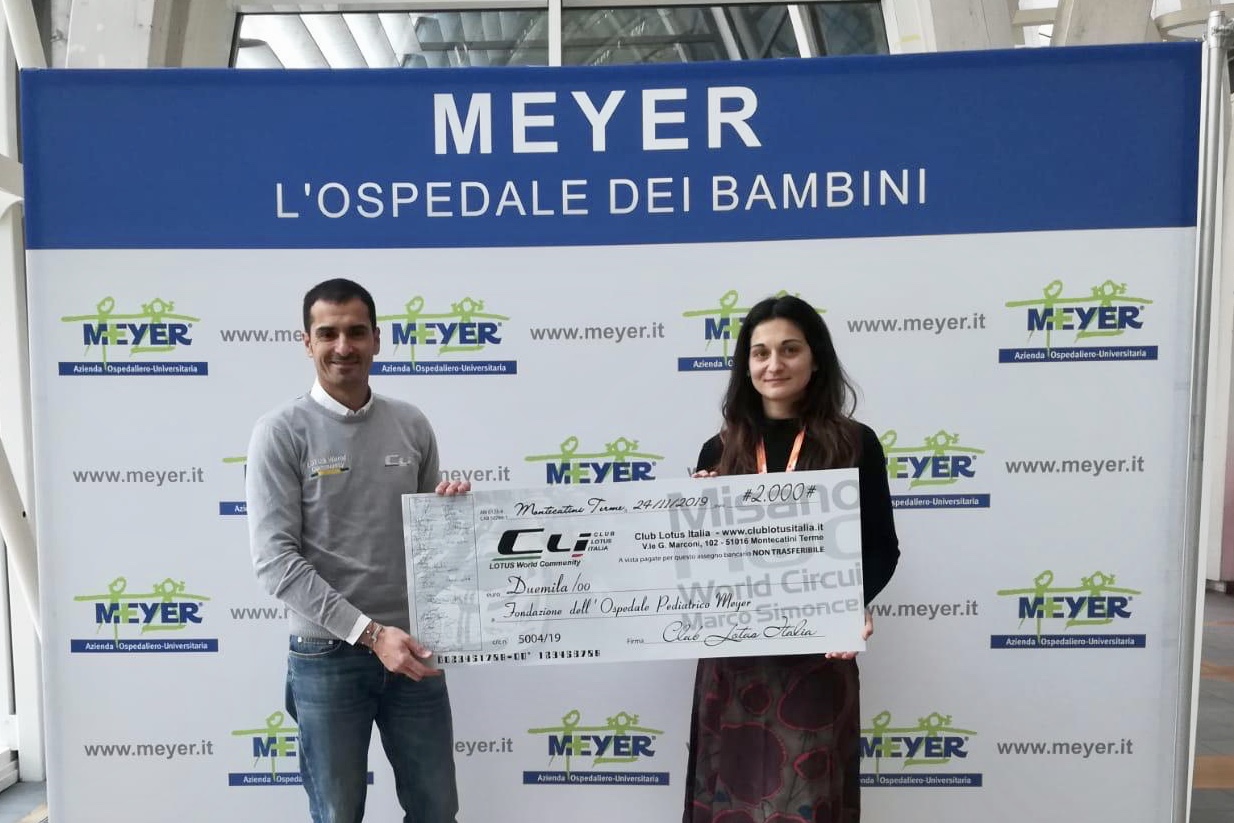 Natale all’insegna della solidarietà per il Club Lotus Italia