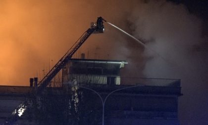 Paura a Larciano: le fiamme divorano la Filatura Delta