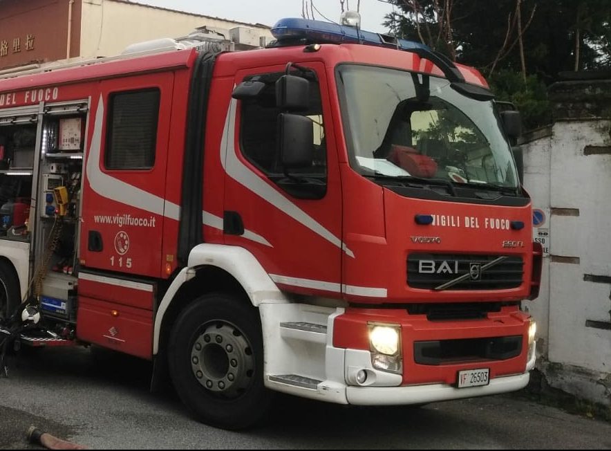Esplode bombola del gas, feriti due turisti