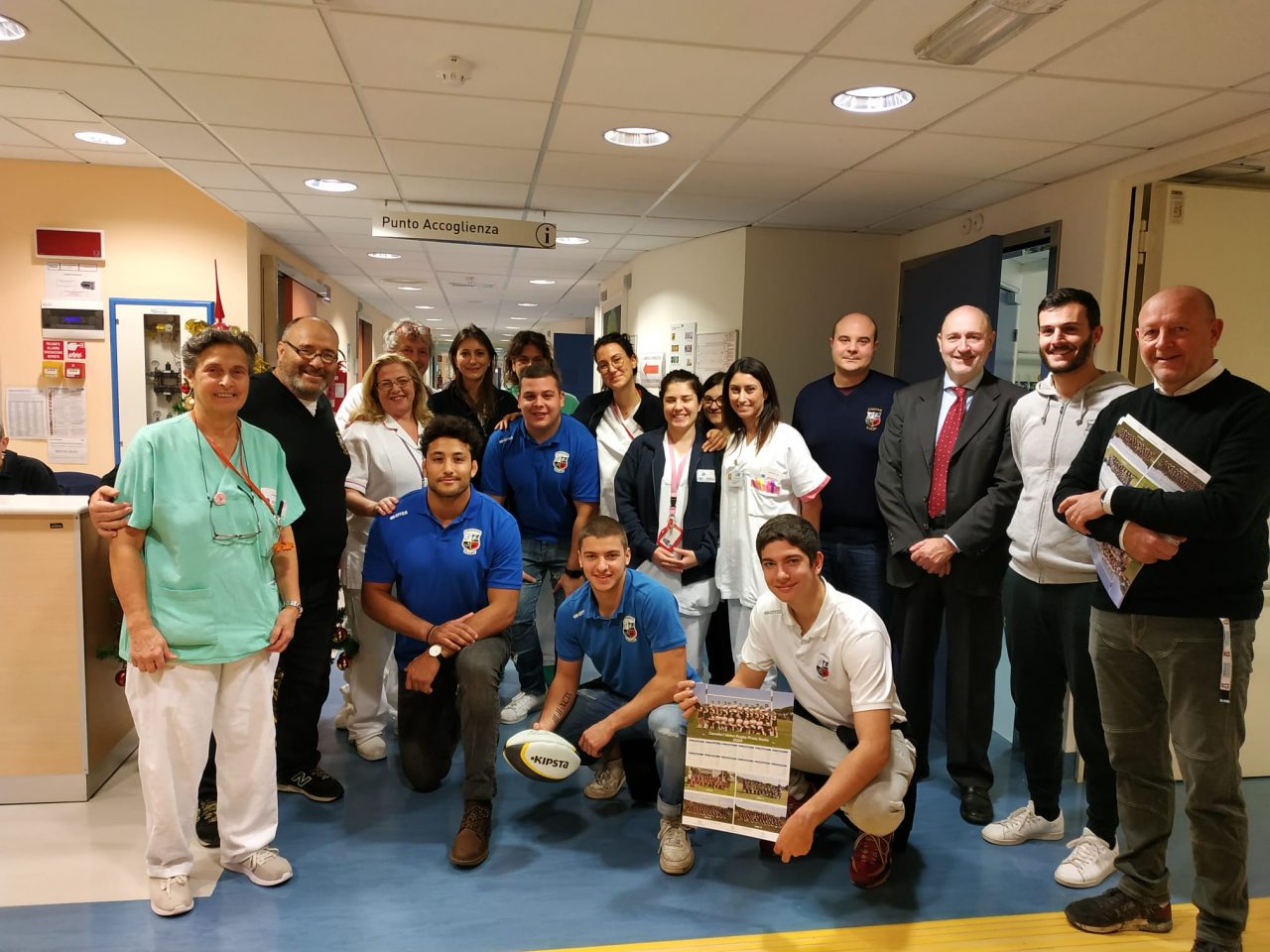 La Fondazione Ami porta in ospedale un concerto e i giocatori di rugby