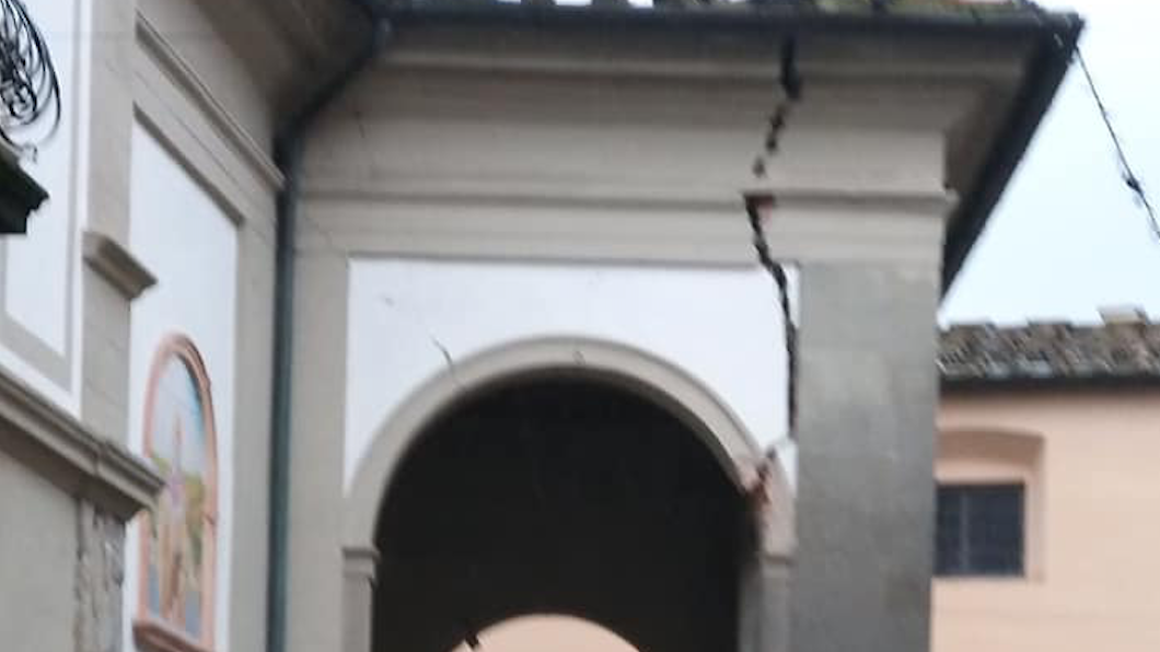 Terremoto nel Mugello: i danni alla chiesa di Barberino