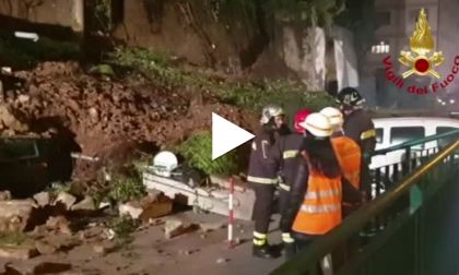 Crolla un muro: coinvolte alcune auto vicine VIDEO