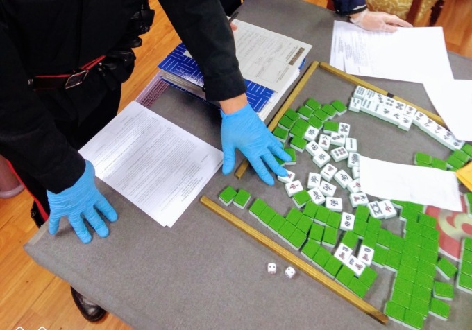 Scommesse illegali, operazione nazionale: a Prato scovata bisca clandestina